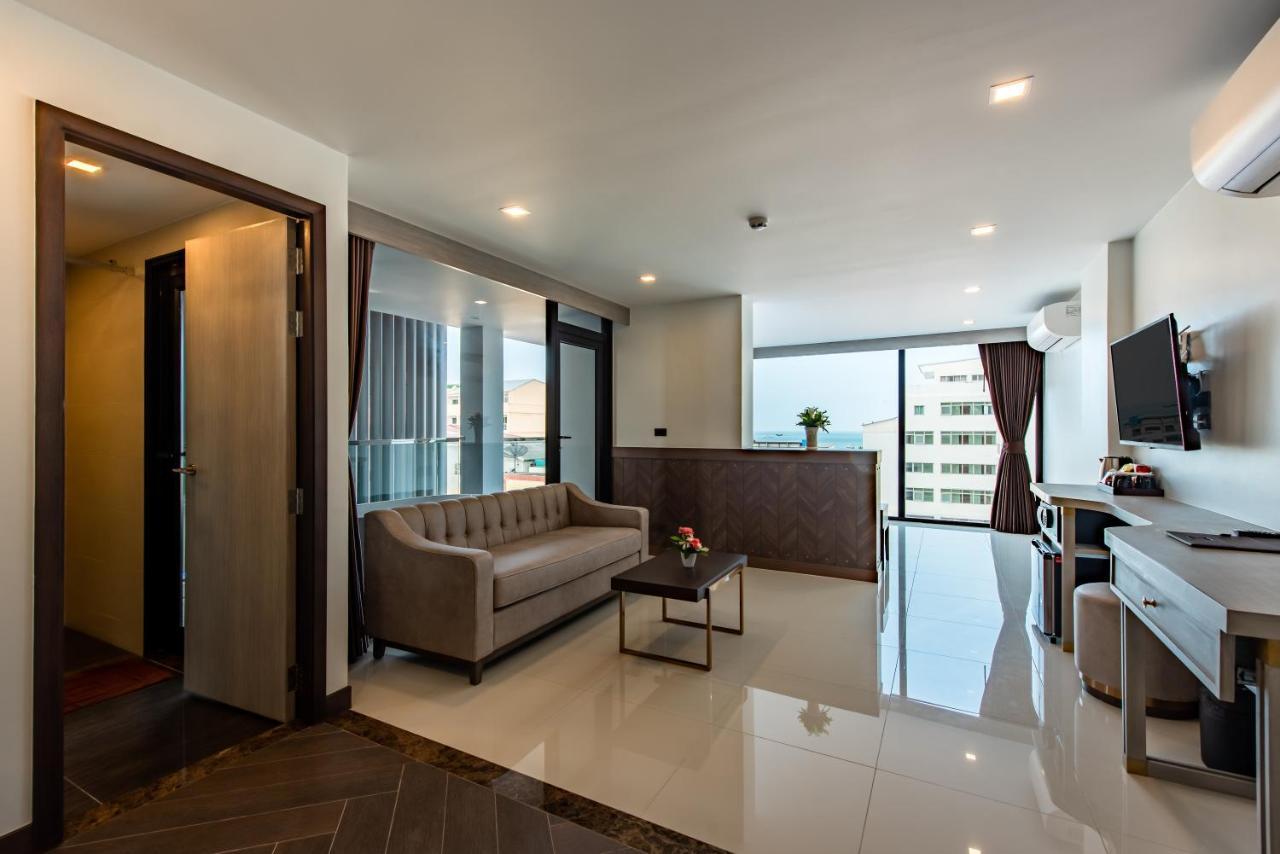 Blackwoods Hotel Pattaya - Sha Extra Plus Exterior foto A typical condominium interior