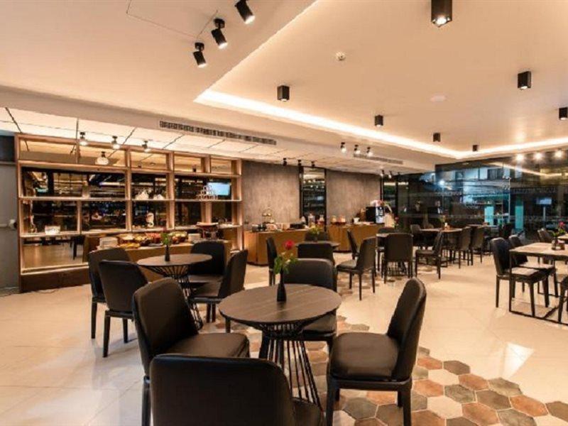 Blackwoods Hotel Pattaya - Sha Extra Plus Exterior foto The lounge at Suvarnabhumi Airport